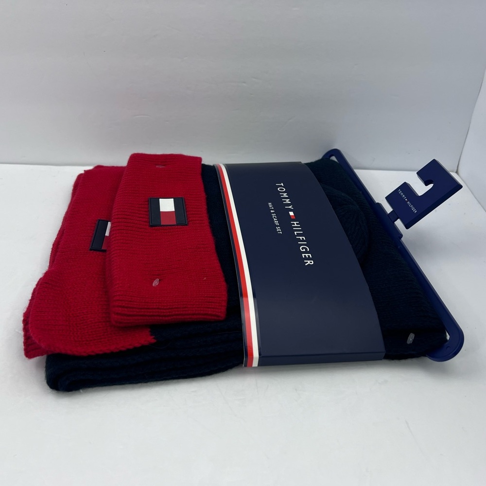 TOMMY HILFIGER WARM HAT & SCARF SET, NAVY BLUE WITH RED ACCENT,UNISEX, ONE SIZE - Picture 5 of 15